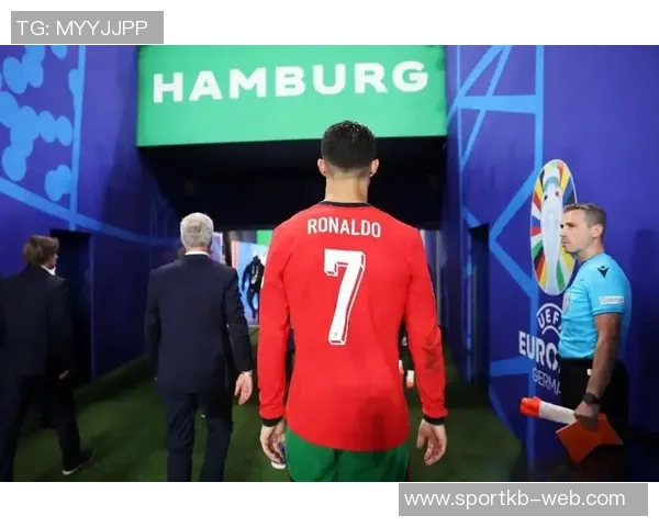 菲利克斯谈与C罗合作感受：轻松踢球找回昔日自我